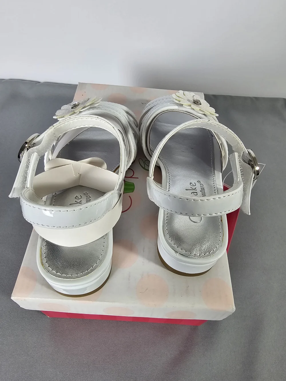 Cupcake Couture Lil Blossom White Flower Sandals Toddler Girls Size 8 New w/ Box